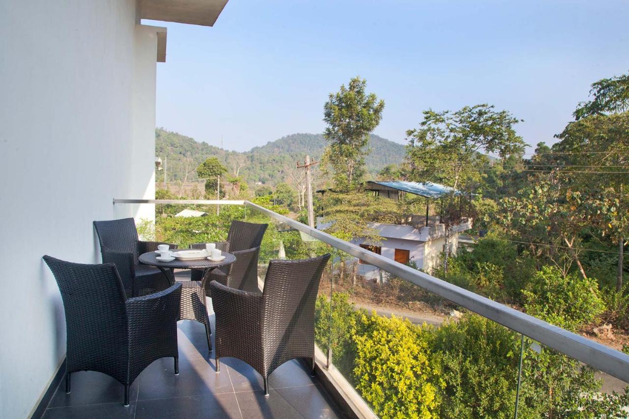 Stayvista At Ivory Hill Madikeri 3 Bedrooms ภายนอก รูปภาพ